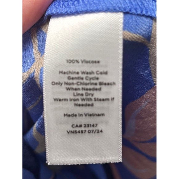 Talbots Blue Ruffle Trim Popover Floral Top Blouse Large Half-Placket‎ Buttons - Picture 10 of 10